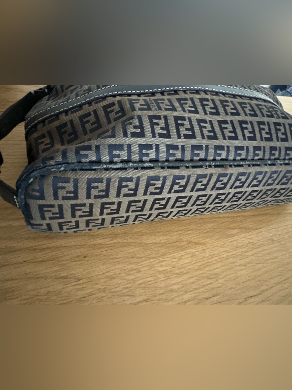 Fendi Shoulder Bag - Picture 7 of 8